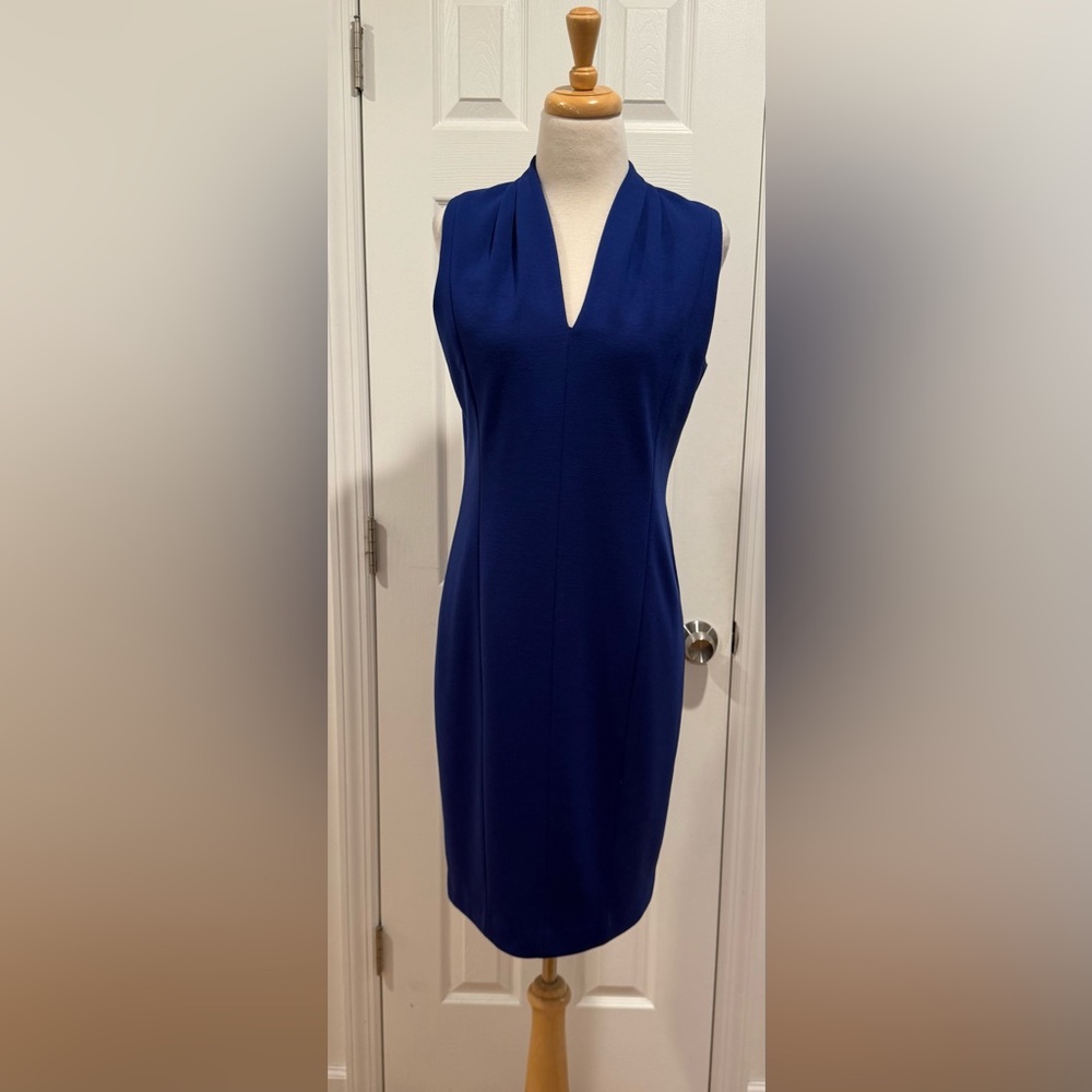 Tahari Elegant Blue Sleeveless Dress